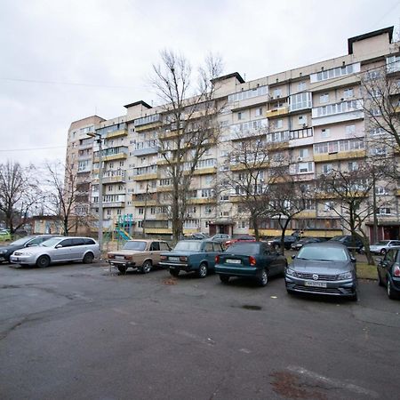 Kvartirkoff Na Volodymyra Ivasiuka 19A Kiev Bagian luar foto